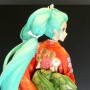 菱川師宣の「見返り美人図」をモチーフにした初音ミクは文化財修理費に貢献